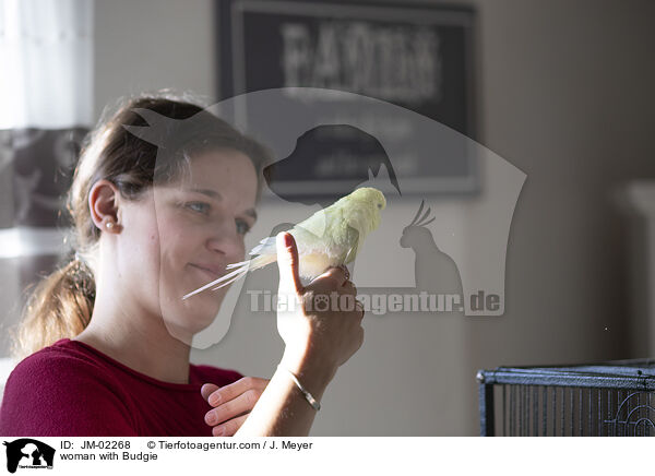 Frau mit Wellensittich / woman with Budgie / JM-02268