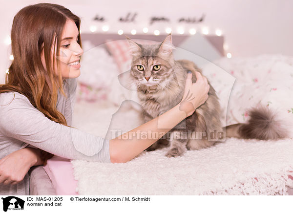 Frau und Katze / woman and cat / MAS-01205