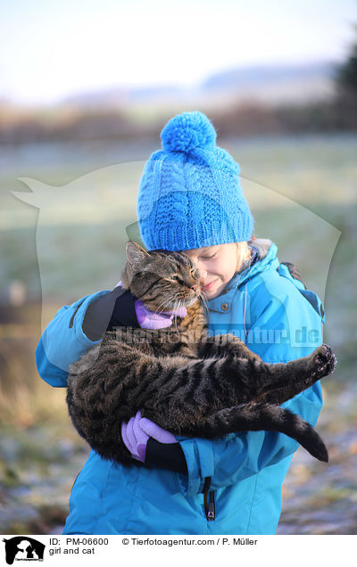 girl and cat / PM-06600