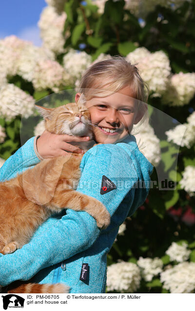 girl and house cat / PM-06705