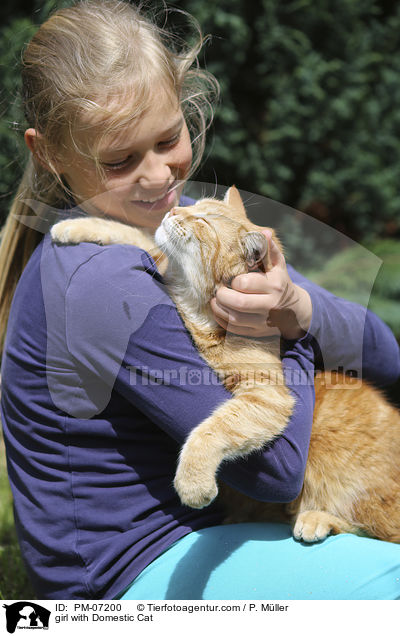 girl with Domestic Cat / PM-07200