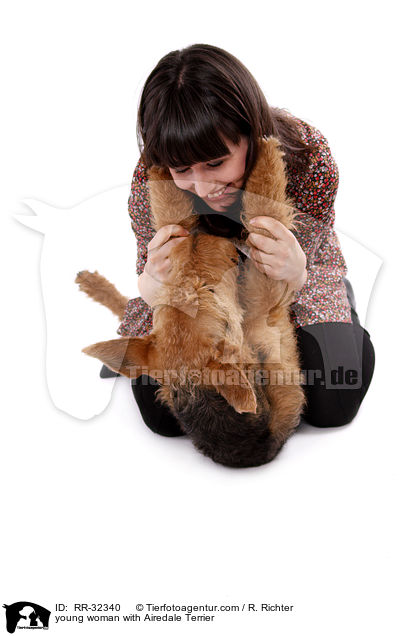 young woman with Airedale Terrier / RR-32340