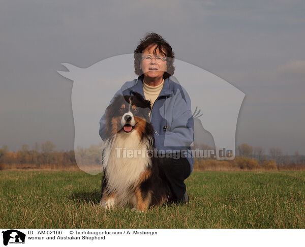 woman and Australian Shepherd / AM-02166