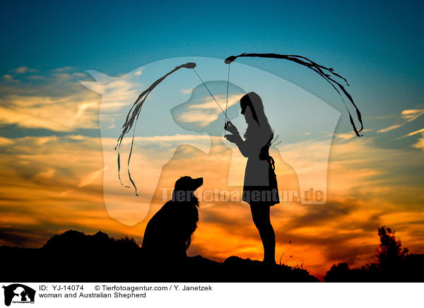 Frau und Australian Shepherd / woman and Australian Shepherd / YJ-14074