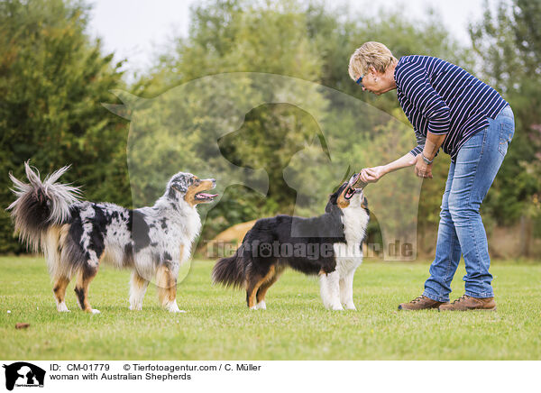 woman with Australian Shepherds / CM-01779