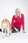 Nina Bauer with Beagle
