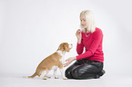 Nina Bauer with Beagle