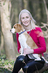 Nina Bauer with Beagle