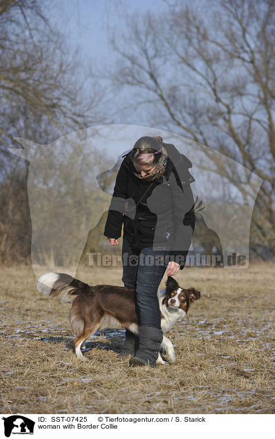 Frau mit Border Collie / woman with Border Collie / SST-07425