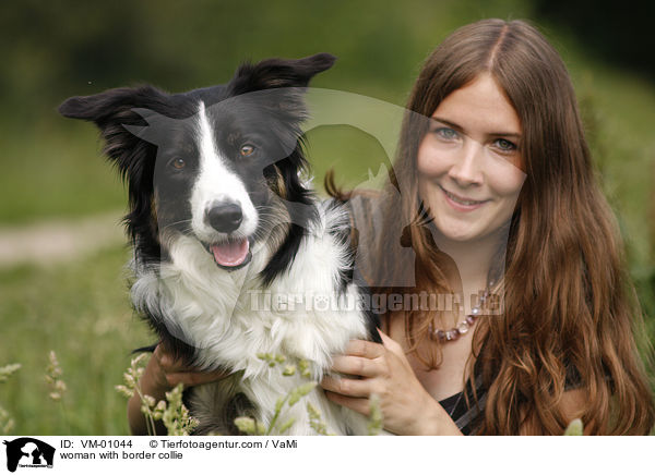 woman with border collie / VM-01044