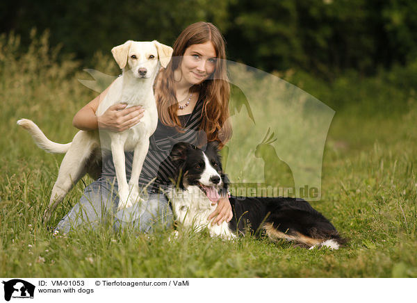 woman with dogs / VM-01053