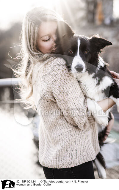 Frau und Border Collie / woman and Border Collie / NP-02424