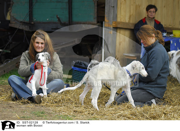 Frauen mit Barsois / woman with Borzoi / SST-02128