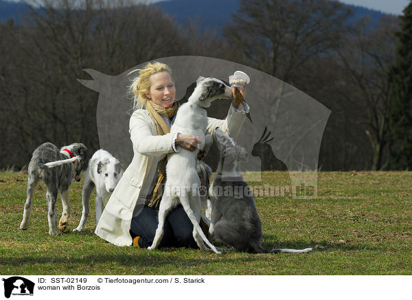 Frau mit Barsois / woman with Borzois / SST-02149