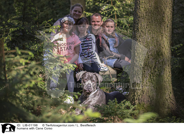 Menschen mit Cane Corso / humans with Cane Corso / LIB-01198