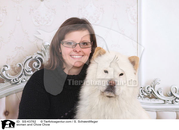Frau und Chow-Chow / woman and Chow Chow / SS-43762