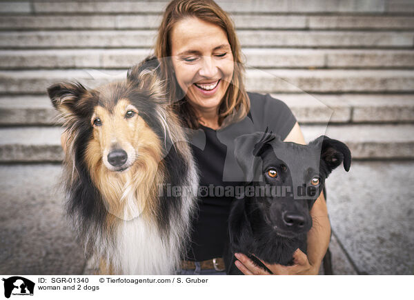 woman and 2 dogs / SGR-01340