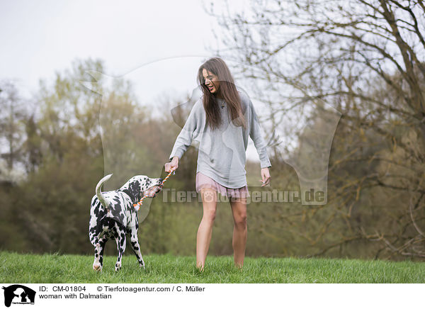 Frau mit Dalmatiner / woman with Dalmatian / CM-01804