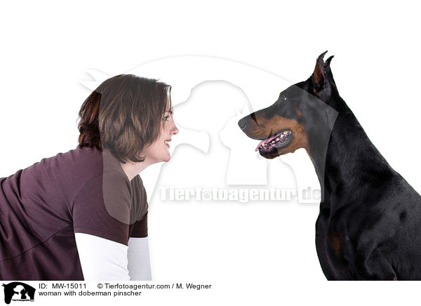 Frau mit Dobermann / woman with doberman pinscher / MW-15011
