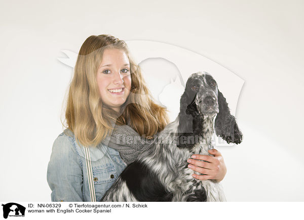 woman with English Cocker Spaniel / NN-06329