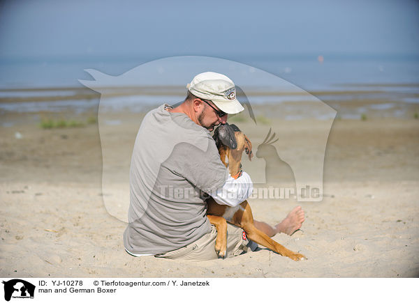 Mann und Deutscher Boxer / man and German Boxer / YJ-10278