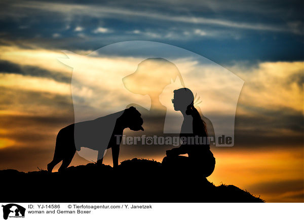 Frau und Deutscher Boxer / woman and German Boxer / YJ-14586