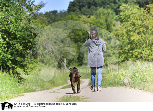 woman and German Boxer / YJ-16006