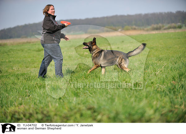 woman and German Shepherd / YJ-04702