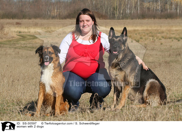 woman with 2 dogs / SS-30597