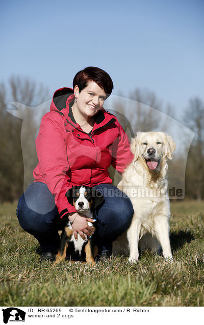 Frau und 2 Hunde / woman and 2 dogs / RR-65269