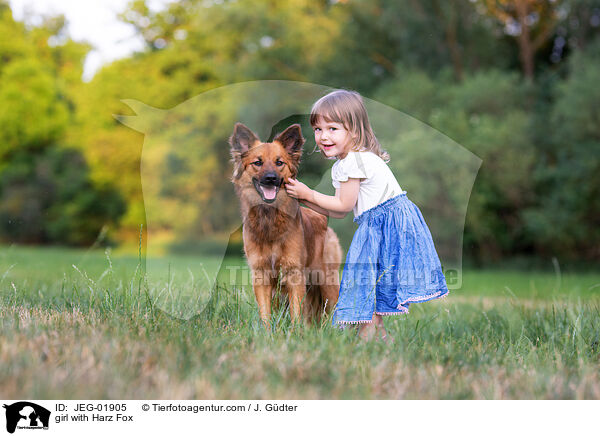girl with Harz Fox / JEG-01905