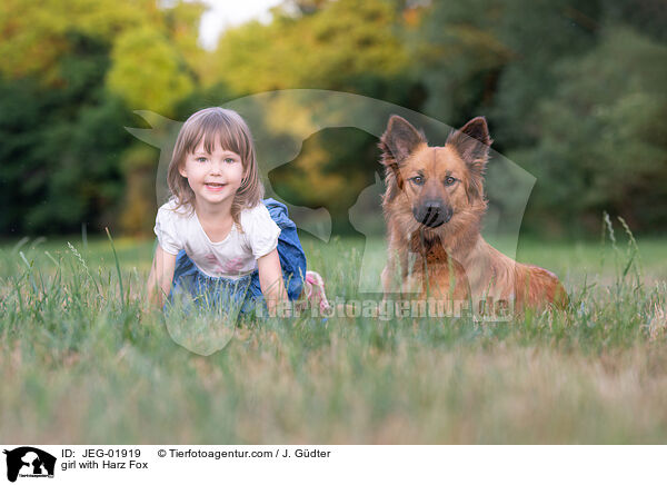 girl with Harz Fox / JEG-01919