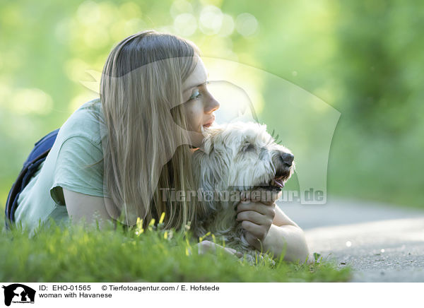 Frau mit Havaneser / woman with Havanese / EHO-01565