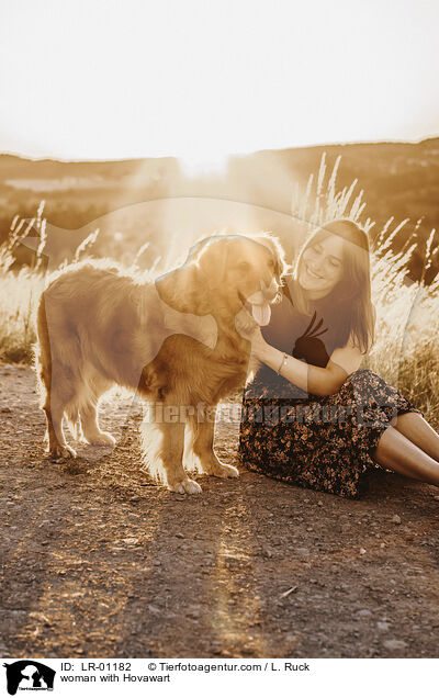 Frau mit Hovawart / woman with Hovawart / LR-01182
