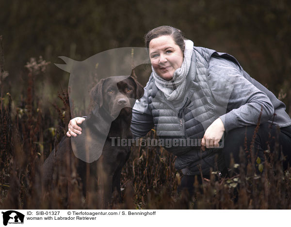 woman with Labrador Retriever / SIB-01327