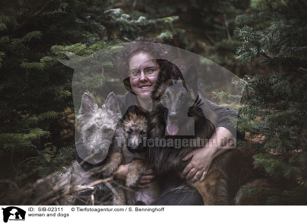 Frau und Hunde / woman and dogs / SIB-02311