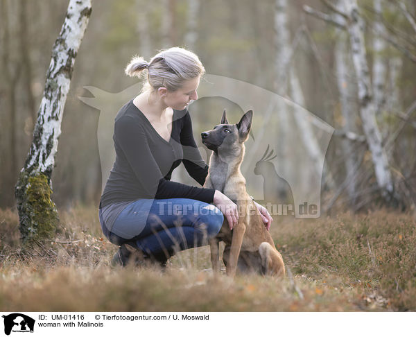 Frau mit Malinois / woman with Malinois / UM-01416