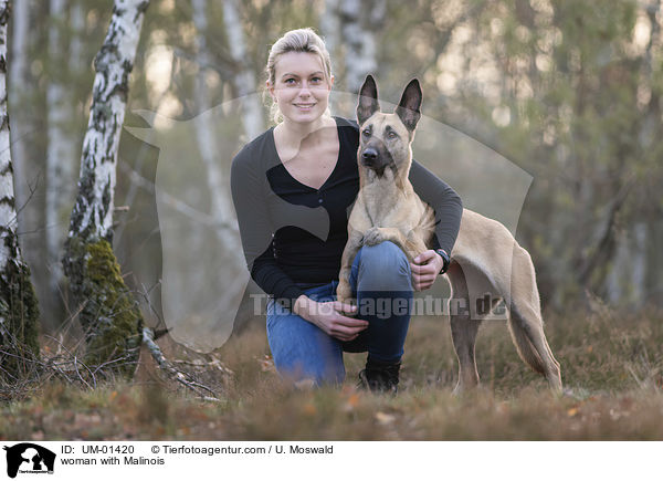 Frau mit Malinois / woman with Malinois / UM-01420