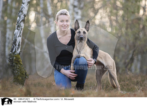 Frau mit Malinois / woman with Malinois / UM-01421