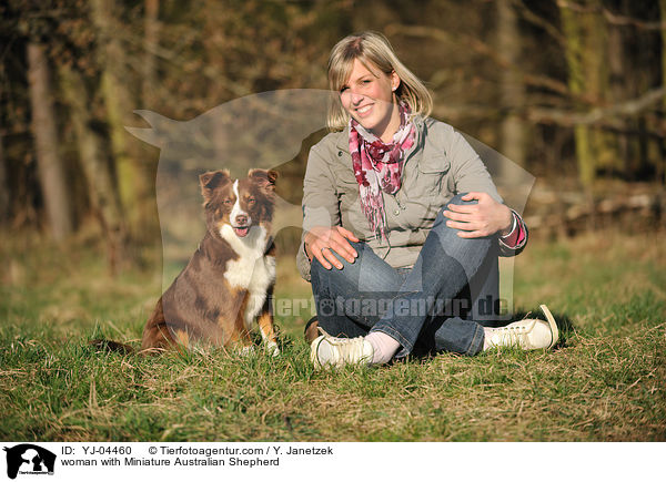 woman with Miniature Australian Shepherd / YJ-04460