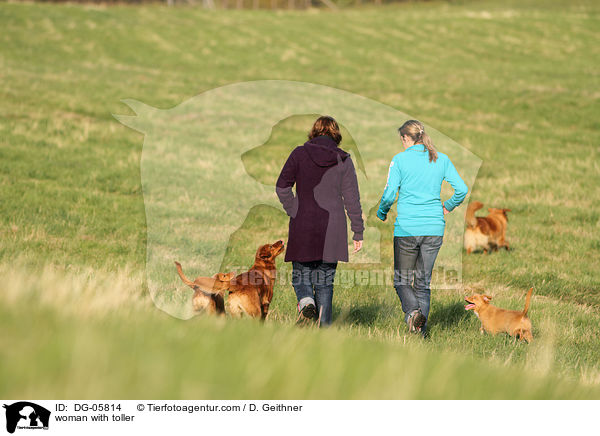 woman with toller / DG-05814