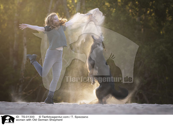 woman with Old German Shepherd / TS-01300