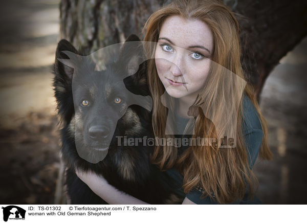 Frau mit Altdeutscher Schferhund / woman with Old German Shepherd / TS-01302