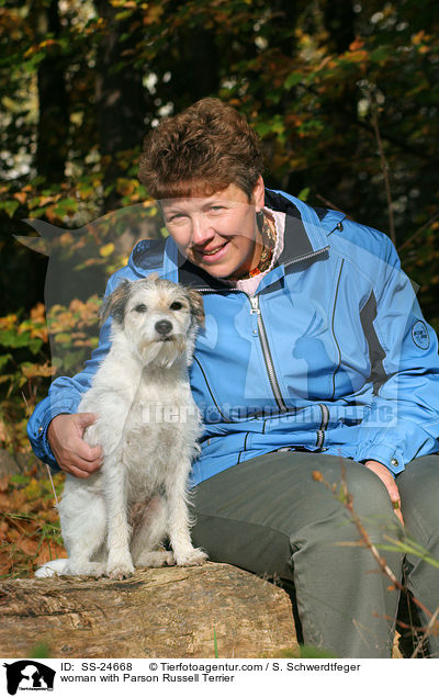 woman with Parson Russell Terrier / SS-24668
