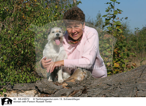 woman with Parson Russell Terrier / SS-24672