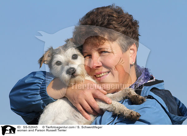 woman and Parson Russell Terrier / SS-52645