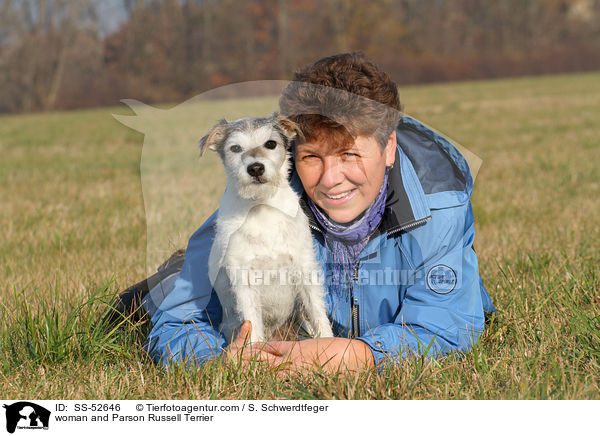 woman and Parson Russell Terrier / SS-52646