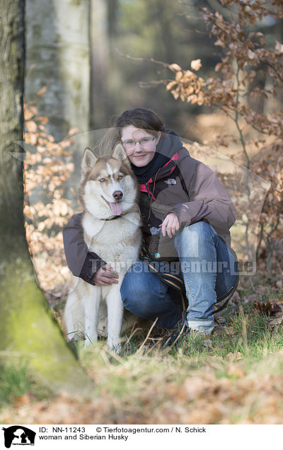 woman and Siberian Husky / NN-11243
