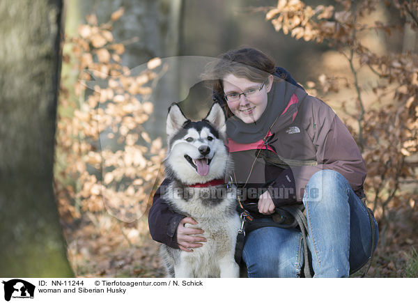 woman and Siberian Husky / NN-11244
