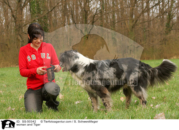 woman and Tiger / SS-50342